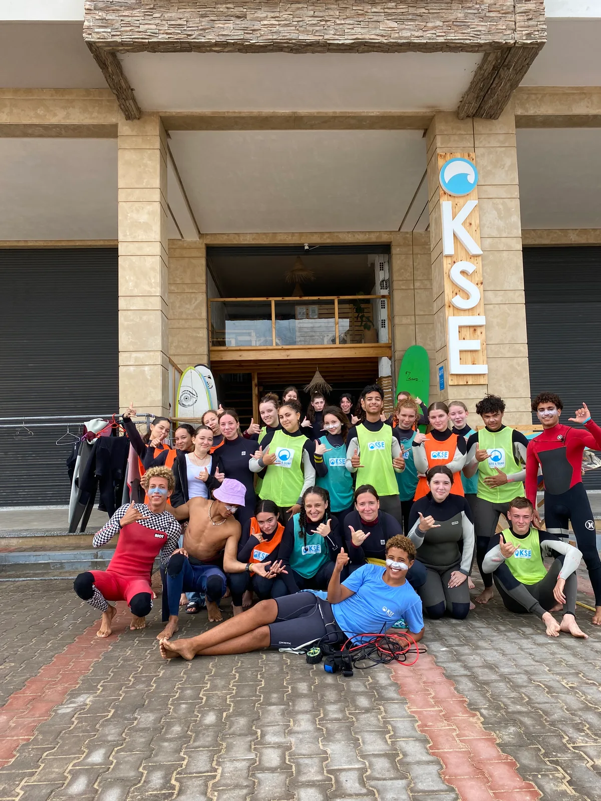 Two local contacts for learning to surf